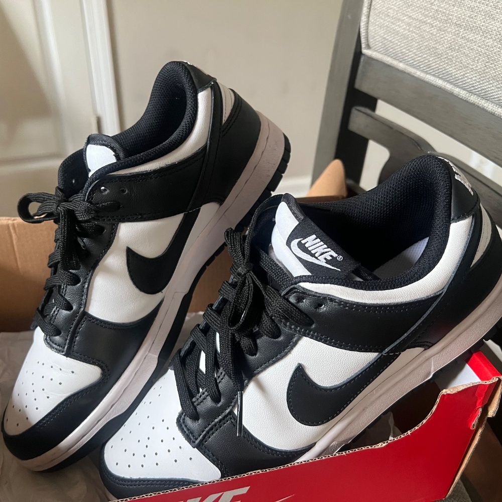 Nike DUNKS - image 3